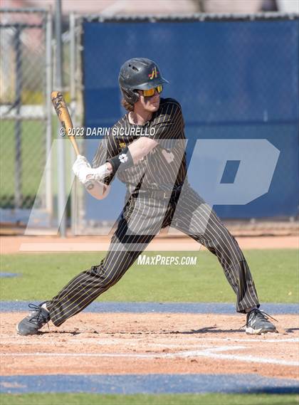 Thumbnail 3 in Arapahoe vs. Thurston (Coach Bob Invitational) photogallery.
