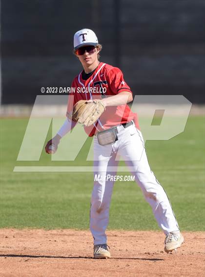 Thumbnail 2 in Arapahoe vs. Thurston (Coach Bob Invitational) photogallery.