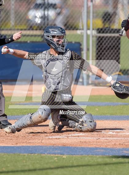 Thumbnail 1 in Arapahoe vs. Thurston (Coach Bob Invitational) photogallery.
