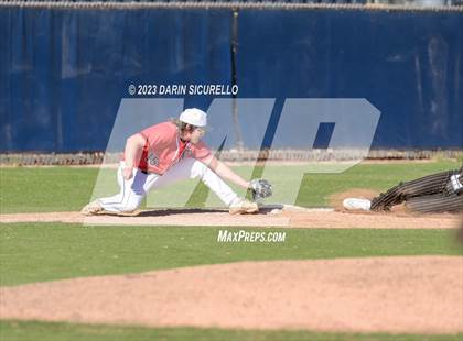 Thumbnail 1 in Arapahoe vs. Thurston (Coach Bob Invitational) photogallery.