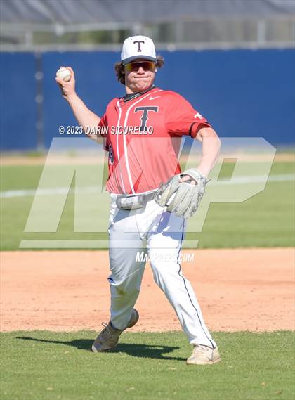 Thumbnail 1 in Arapahoe vs. Thurston (Coach Bob Invitational) photogallery.