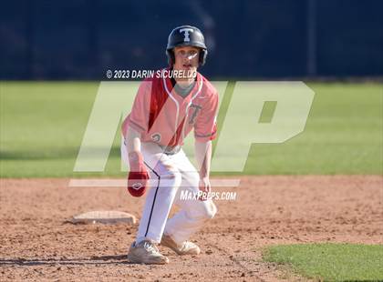Thumbnail 1 in Arapahoe vs. Thurston (Coach Bob Invitational) photogallery.
