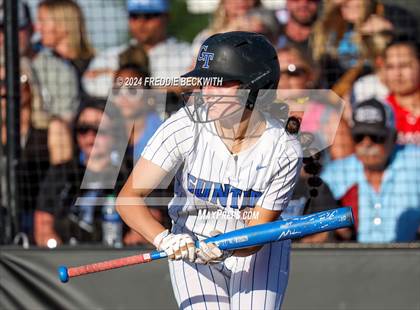 Thumbnail 2 in Whitesboro vs. Gunter (UIL 3A Regional Quarterfinal) photogallery.