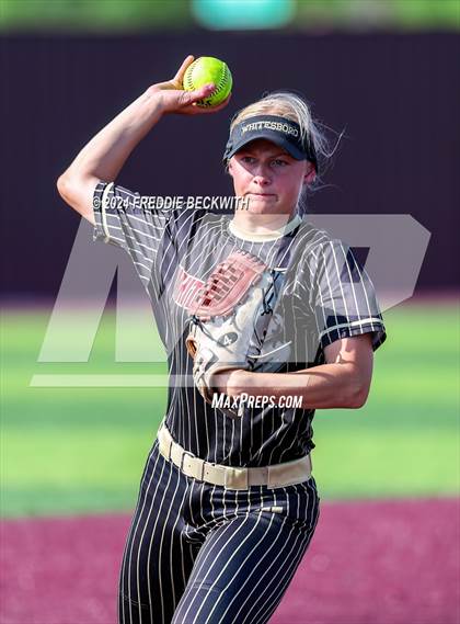 Thumbnail 3 in Whitesboro vs. Gunter (UIL 3A Regional Quarterfinal) photogallery.