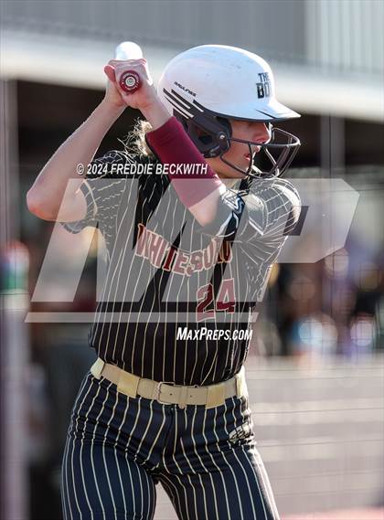 Thumbnail 1 in Whitesboro vs. Gunter (UIL 3A Regional Quarterfinal) photogallery.