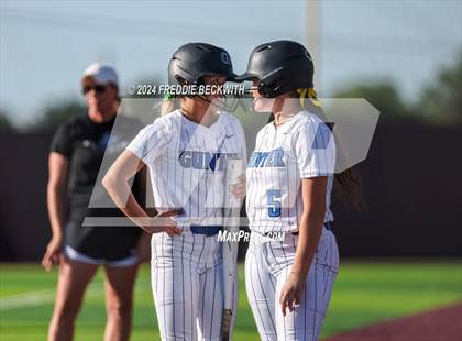 Thumbnail 1 in Whitesboro vs. Gunter (UIL 3A Regional Quarterfinal) photogallery.