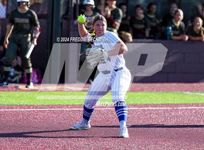 Thumbnail 2 in Whitesboro vs. Gunter (UIL 3A Regional Quarterfinal) photogallery.