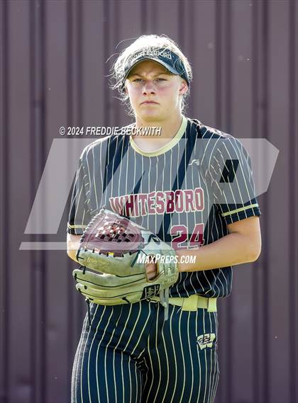 Thumbnail 2 in Whitesboro vs. Gunter (UIL 3A Regional Quarterfinal) photogallery.
