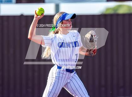 Thumbnail 3 in Whitesboro vs. Gunter (UIL 3A Regional Quarterfinal) photogallery.