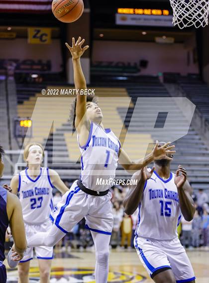 Thumbnail 2 in Father Tolton vs Bartlesville (Norm Stewart Classic) photogallery.