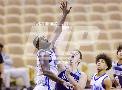 Thumbnail 3 in Father Tolton vs Bartlesville (Norm Stewart Classic) photogallery.