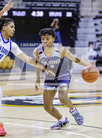 Thumbnail 3 in Father Tolton vs Bartlesville (Norm Stewart Classic) photogallery.