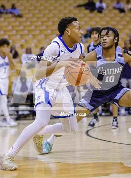 Thumbnail 1 in Father Tolton vs Bartlesville (Norm Stewart Classic) photogallery.