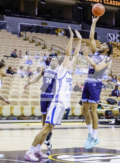 Thumbnail 2 in Father Tolton vs Bartlesville (Norm Stewart Classic) photogallery.