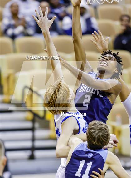 Thumbnail 3 in Father Tolton vs Bartlesville (Norm Stewart Classic) photogallery.