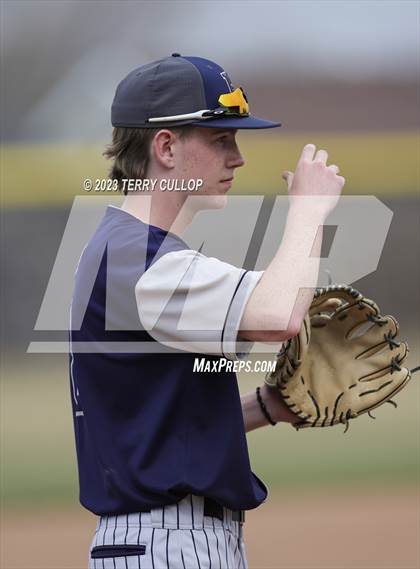 Thumbnail 3 in Hunter @ Kearns photogallery.