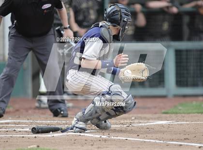 Thumbnail 3 in Hunter @ Kearns photogallery.
