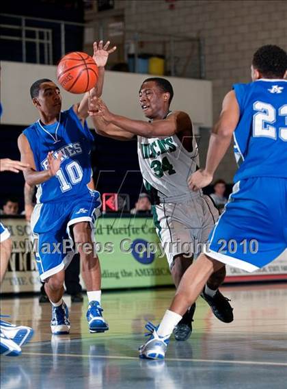 Thumbnail 2 in Twentynine Palms vs. Alta Loma (MLK I Have A Dream Classic) photogallery.