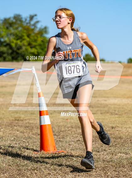 Thumbnail 1 in UIL 6A Girls Cross Country District 25 Finals photogallery.
