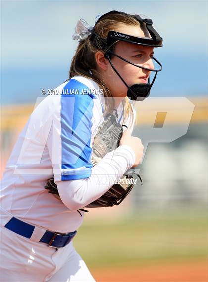 Thumbnail 2 in La Grande vs Middleton (Win The Pitch Tournament) photogallery.