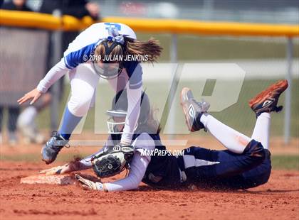 Thumbnail 1 in La Grande vs Middleton (Win The Pitch Tournament) photogallery.