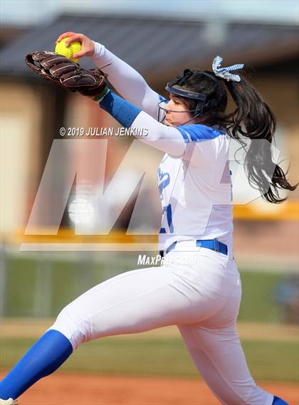 Thumbnail 1 in La Grande vs Middleton (Win The Pitch Tournament) photogallery.
