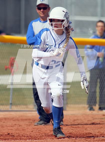 Thumbnail 3 in La Grande vs Middleton (Win The Pitch Tournament) photogallery.
