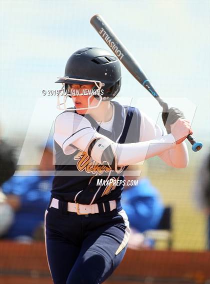 Thumbnail 1 in La Grande vs Middleton (Win The Pitch Tournament) photogallery.