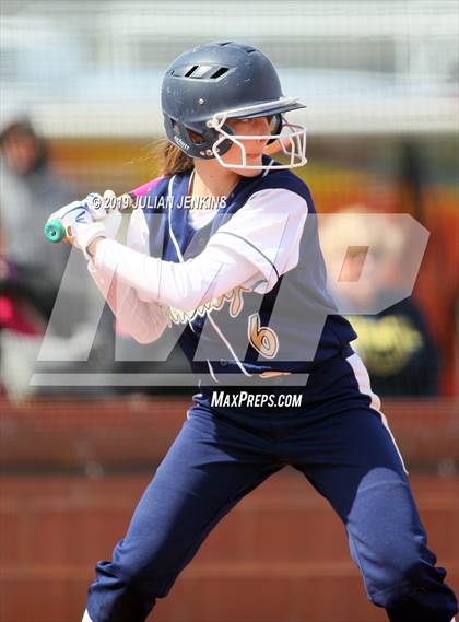 Thumbnail 3 in La Grande vs Middleton (Win The Pitch Tournament) photogallery.