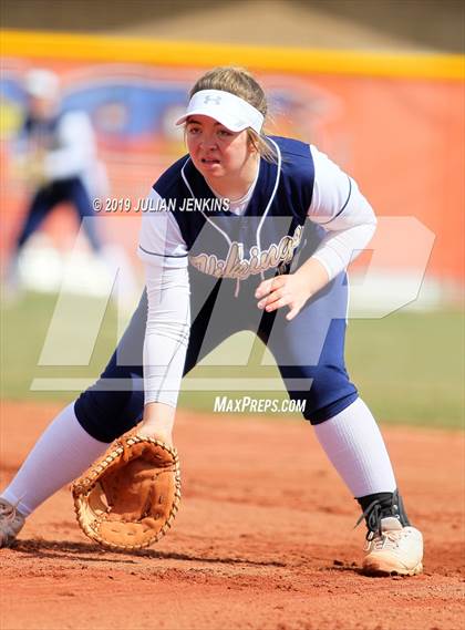 Thumbnail 3 in La Grande vs Middleton (Win The Pitch Tournament) photogallery.