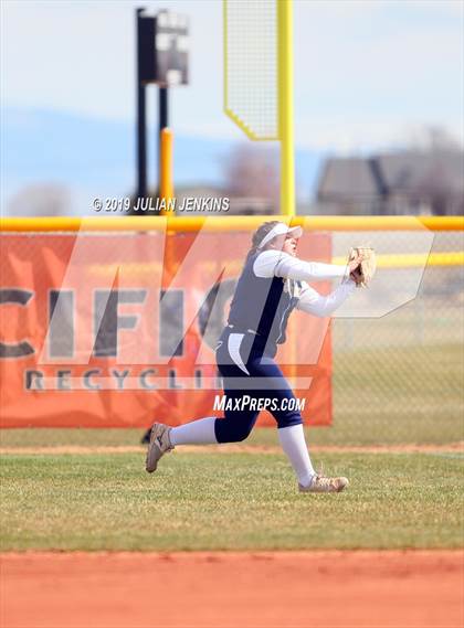 Thumbnail 1 in La Grande vs Middleton (Win The Pitch Tournament) photogallery.