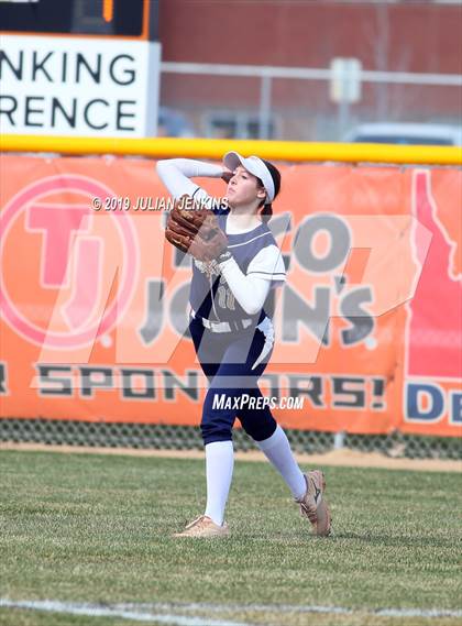 Thumbnail 3 in La Grande vs Middleton (Win The Pitch Tournament) photogallery.