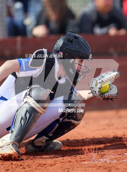 Thumbnail 1 in La Grande vs Middleton (Win The Pitch Tournament) photogallery.