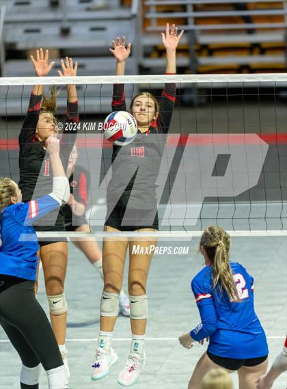 Thumbnail 3 in Bridgeport vs. Hoover (WVSSAC Class AAA Final) photogallery.