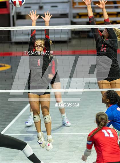 Thumbnail 1 in Bridgeport vs. Hoover (WVSSAC Class AAA Final) photogallery.