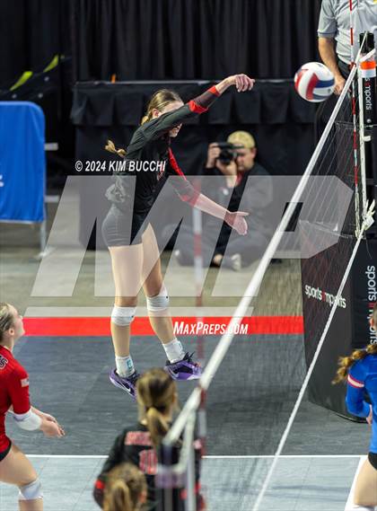 Thumbnail 3 in Bridgeport vs. Hoover (WVSSAC Class AAA Final) photogallery.