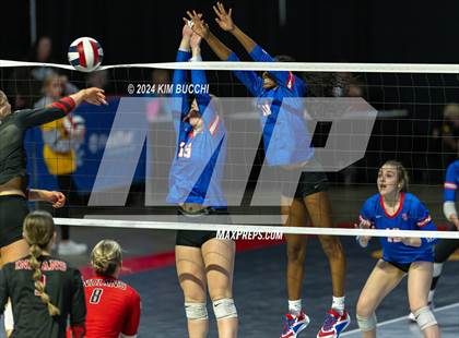 Thumbnail 2 in Bridgeport vs. Hoover (WVSSAC Class AAA Final) photogallery.