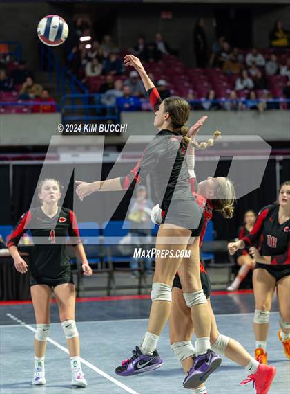 Thumbnail 3 in Bridgeport vs. Hoover (WVSSAC Class AAA Final) photogallery.
