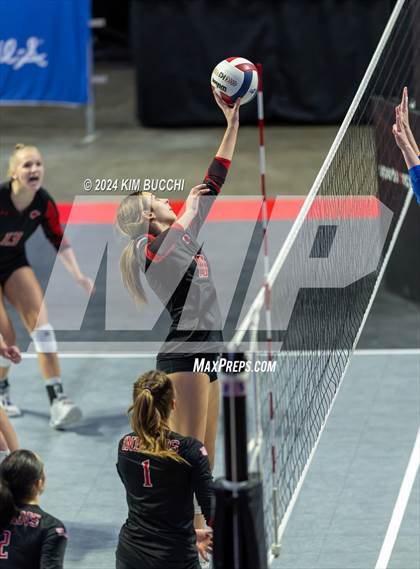 Thumbnail 3 in Bridgeport vs. Hoover (WVSSAC Class AAA Final) photogallery.
