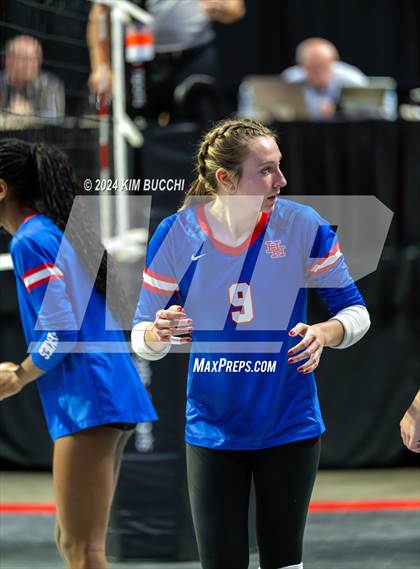 Thumbnail 1 in Bridgeport vs. Hoover (WVSSAC Class AAA Final) photogallery.