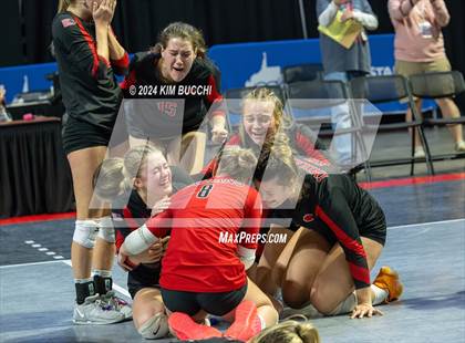 Thumbnail 2 in Bridgeport vs. Hoover (WVSSAC Class AAA Final) photogallery.