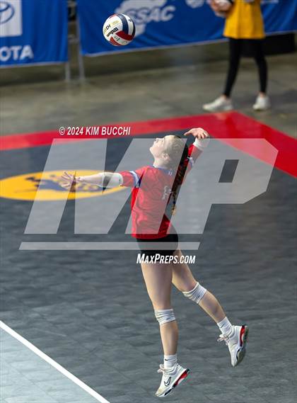 Thumbnail 2 in Bridgeport vs. Hoover (WVSSAC Class AAA Final) photogallery.