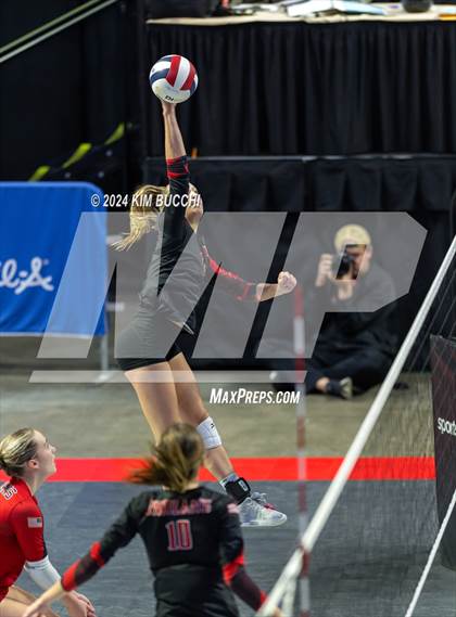 Thumbnail 3 in Bridgeport vs. Hoover (WVSSAC Class AAA Final) photogallery.