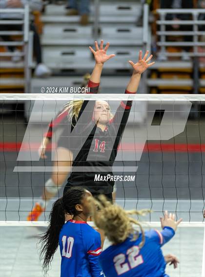 Thumbnail 3 in Bridgeport vs. Hoover (WVSSAC Class AAA Final) photogallery.