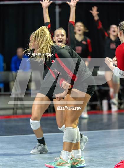 Thumbnail 2 in Bridgeport vs. Hoover (WVSSAC Class AAA Final) photogallery.