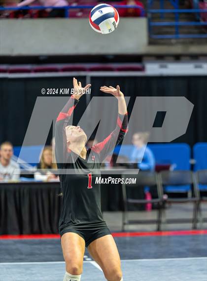 Thumbnail 2 in Bridgeport vs. Hoover (WVSSAC Class AAA Final) photogallery.