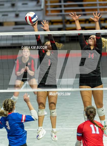 Thumbnail 2 in Bridgeport vs. Hoover (WVSSAC Class AAA Final) photogallery.