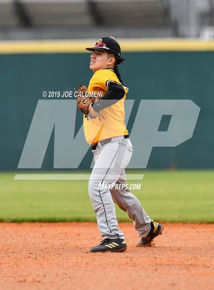 Thumbnail 2 in Lee [Robert E.] vs Brennan (NISD Baseball Tournament) photogallery.