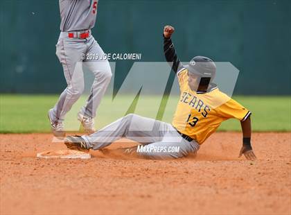 Thumbnail 2 in Lee [Robert E.] vs Brennan (NISD Baseball Tournament) photogallery.