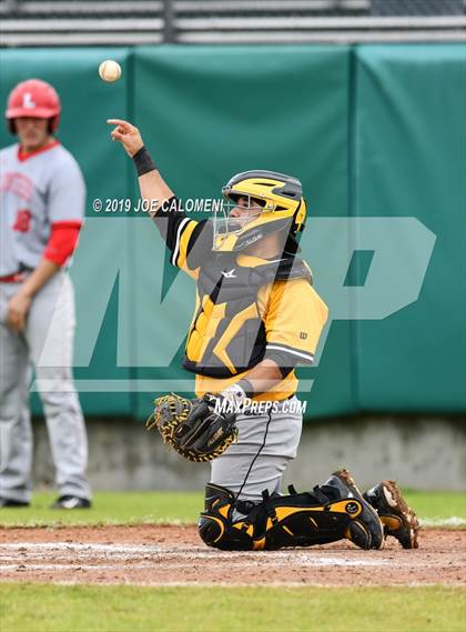 Thumbnail 2 in Lee [Robert E.] vs Brennan (NISD Baseball Tournament) photogallery.